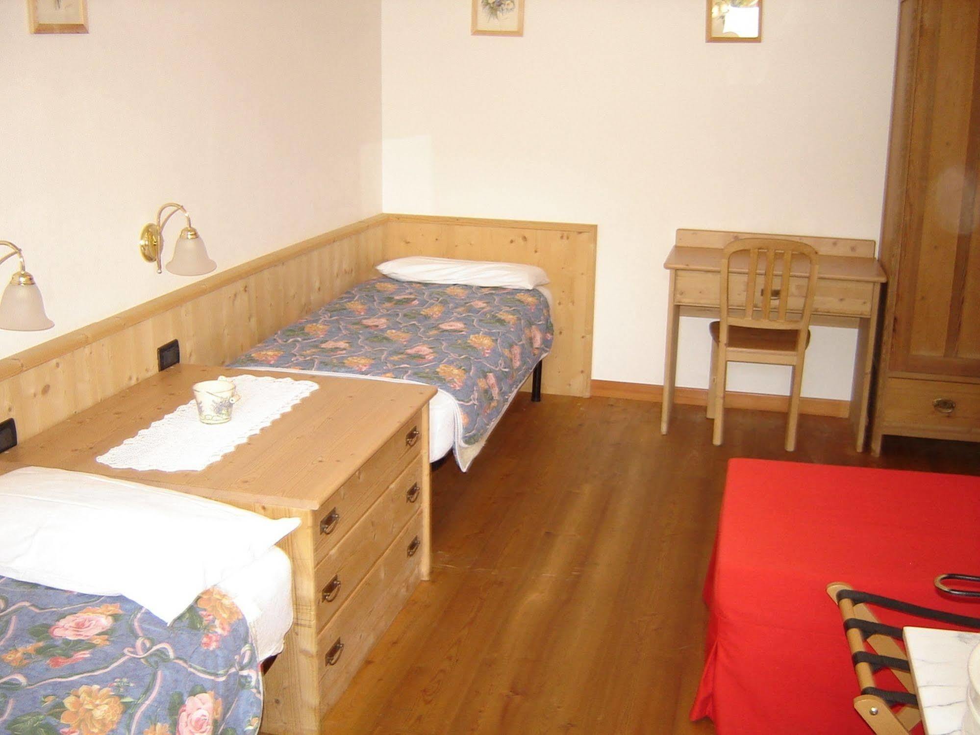 Residenza Domino Aparthotel Selva di Cadore Bagian luar foto