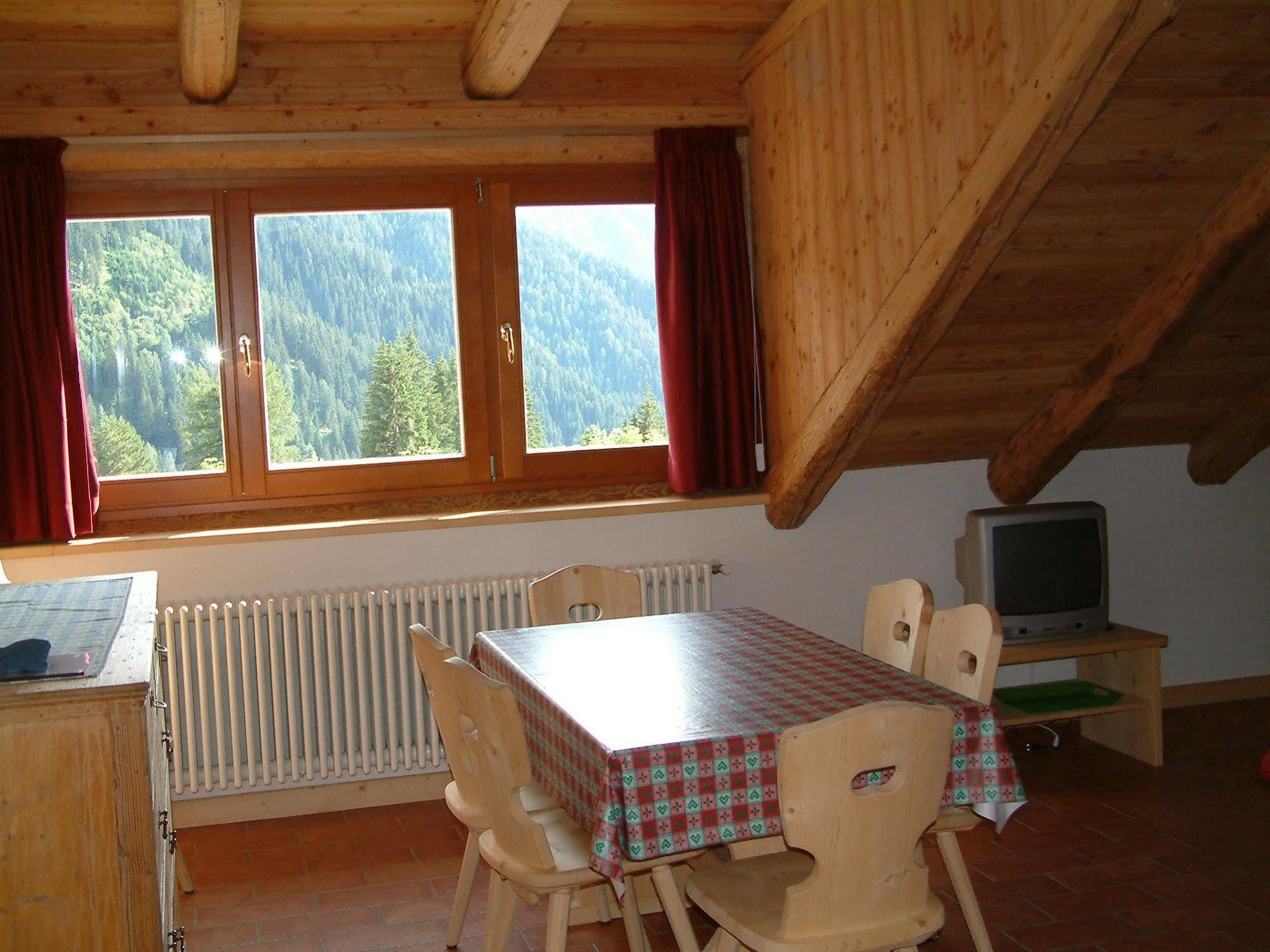 Residenza Domino Aparthotel Selva di Cadore Bagian luar foto